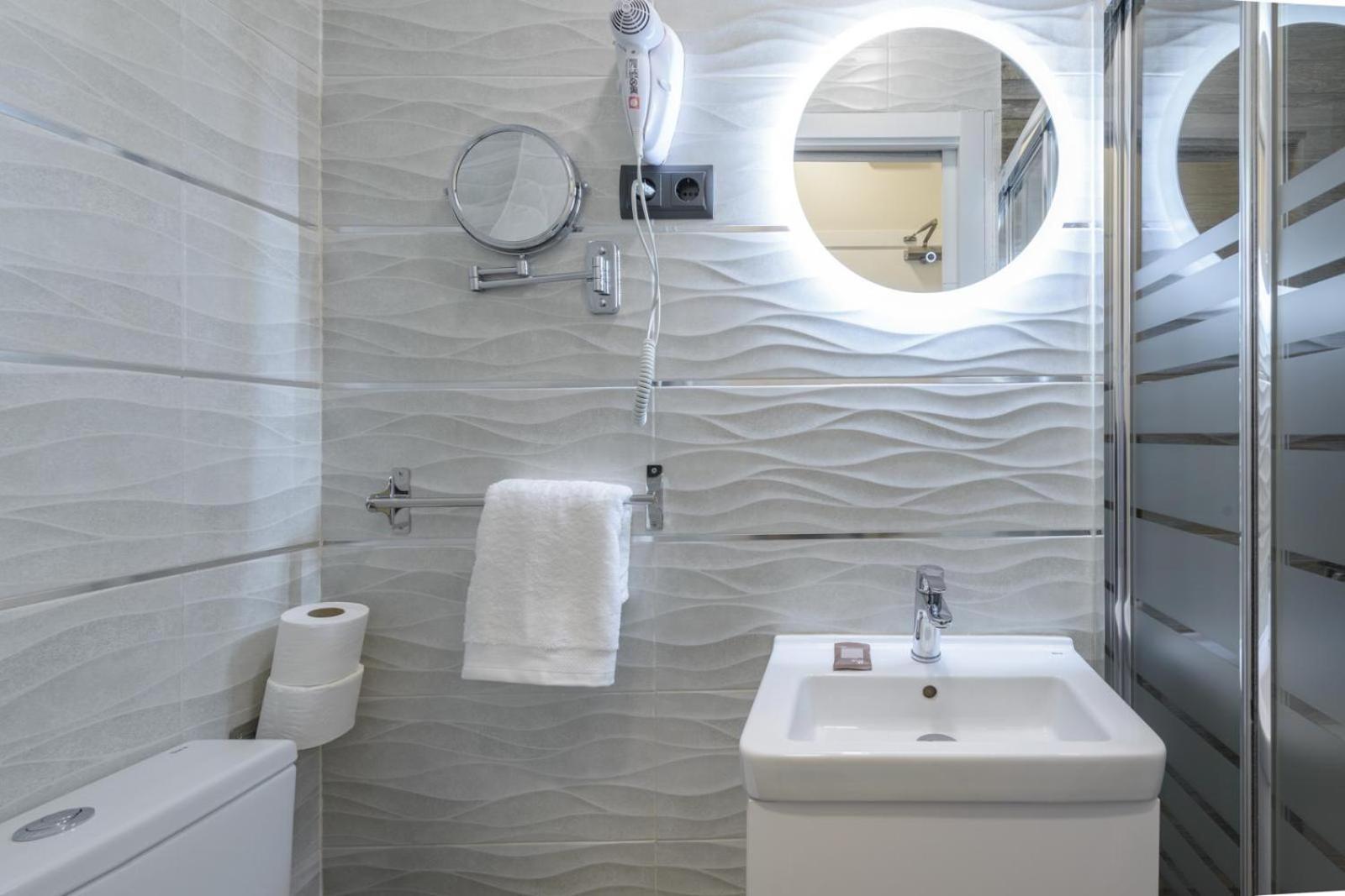 Hostal Sun Gate Мадрид Екстериор снимка