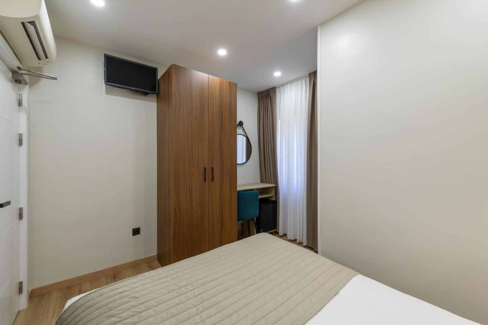 Hostal Sun Gate Мадрид Екстериор снимка