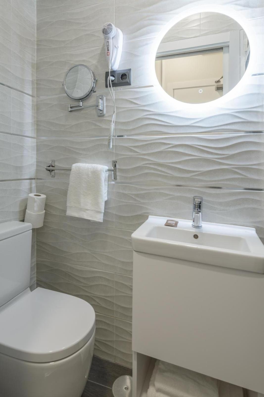 Hostal Sun Gate Мадрид Екстериор снимка